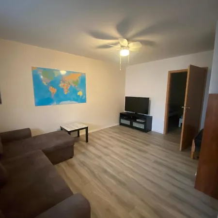 - Monteurwohnung Familie Houri アパート *