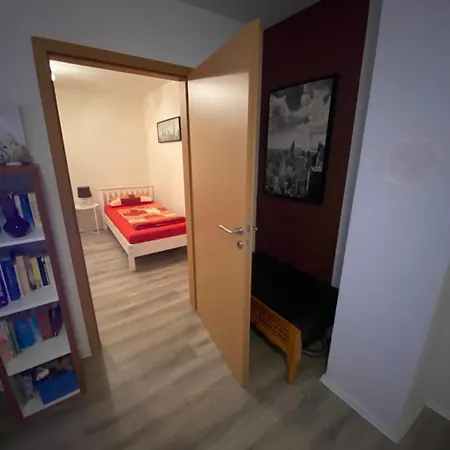 - Monteurwohnung Familie Houri アパート