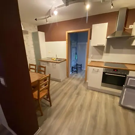 - Monteurwohnung Familie Houri *